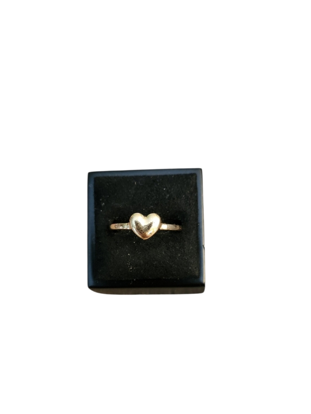 Size 8.5 Gold Toned Heart Ring